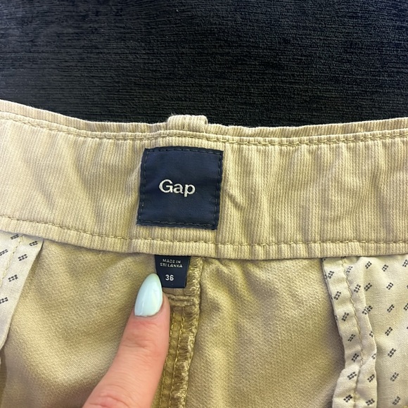 khaki shorts - Picture 3 of 4